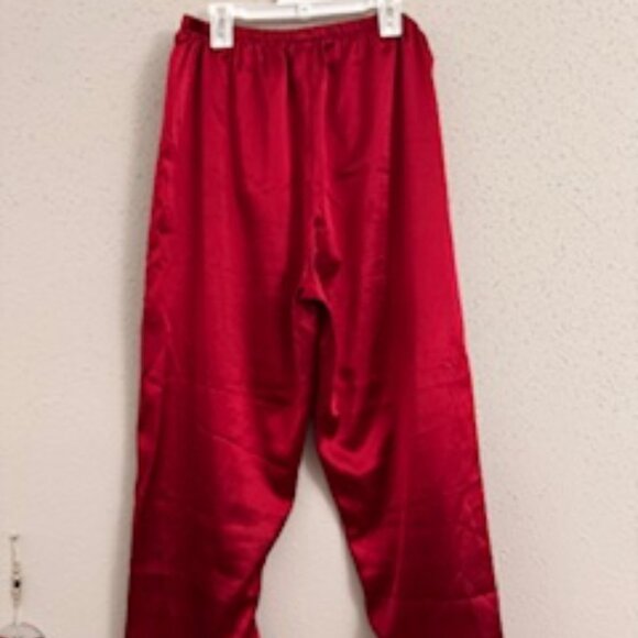 Pijama Satinada Borgoña de 2 Piezas (Burgundy Satin Pajama Set – 2 Piece) - Picture 13 of 16
